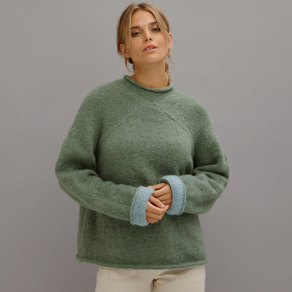 Hannah 783 downloadable pattern for oversized hand knitted jumper with contrast cuff. For biography Monro balls. Designed and written in Melbourne, Australia.